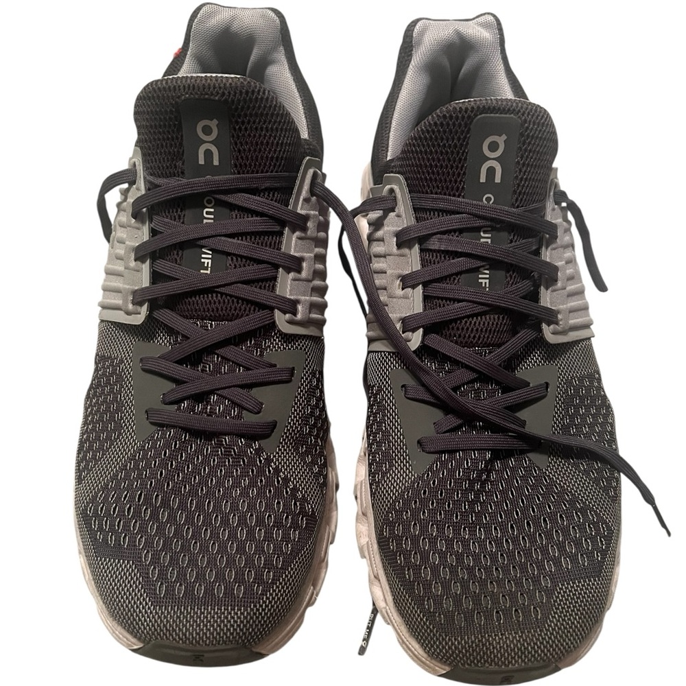 Men’s On Running Cloud Swift Road Running Rock / Slate Athletic Shoes. 10.5